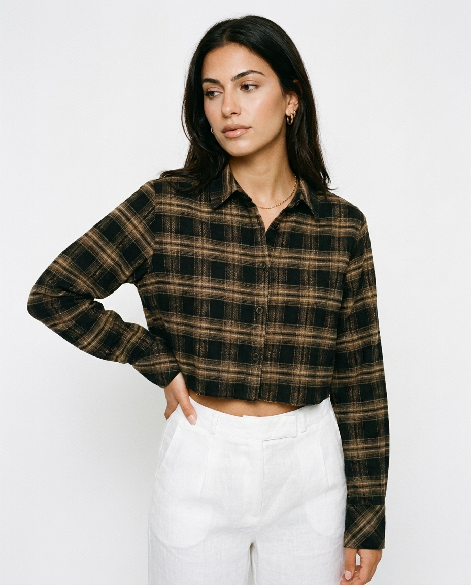 cropped shirt éternelle - on model