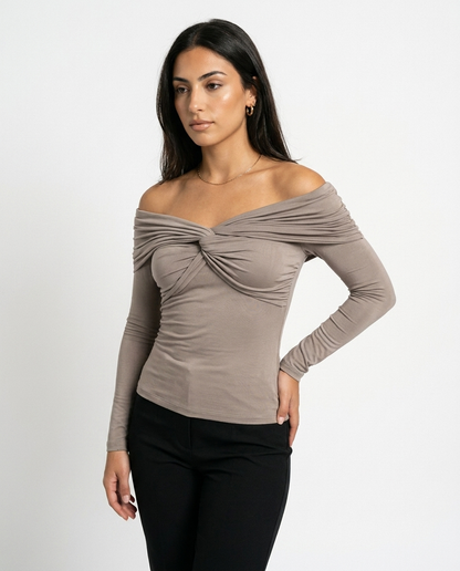 off the shoulder shirt éternelle - on model