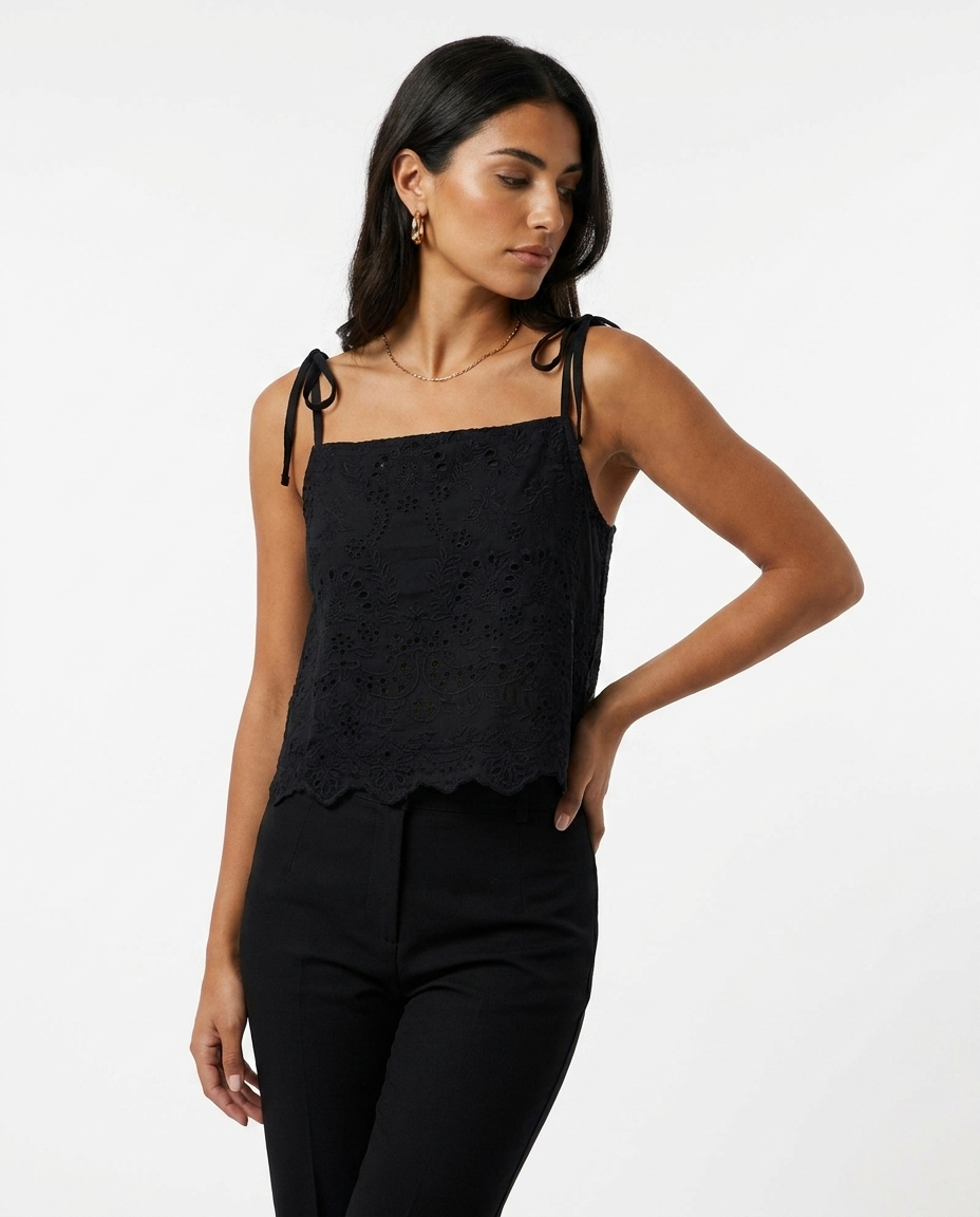 lace top éternelle - on model