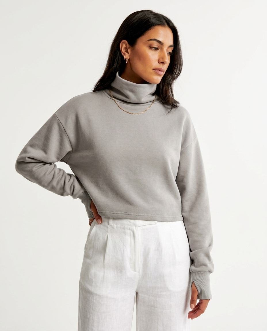 cropped golf sweater éternelle - on model