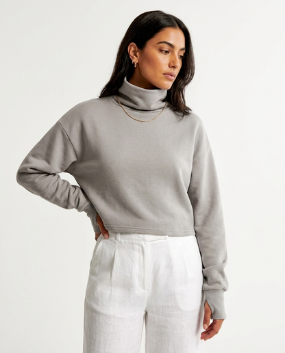 cropped golf sweater éternelle - on model