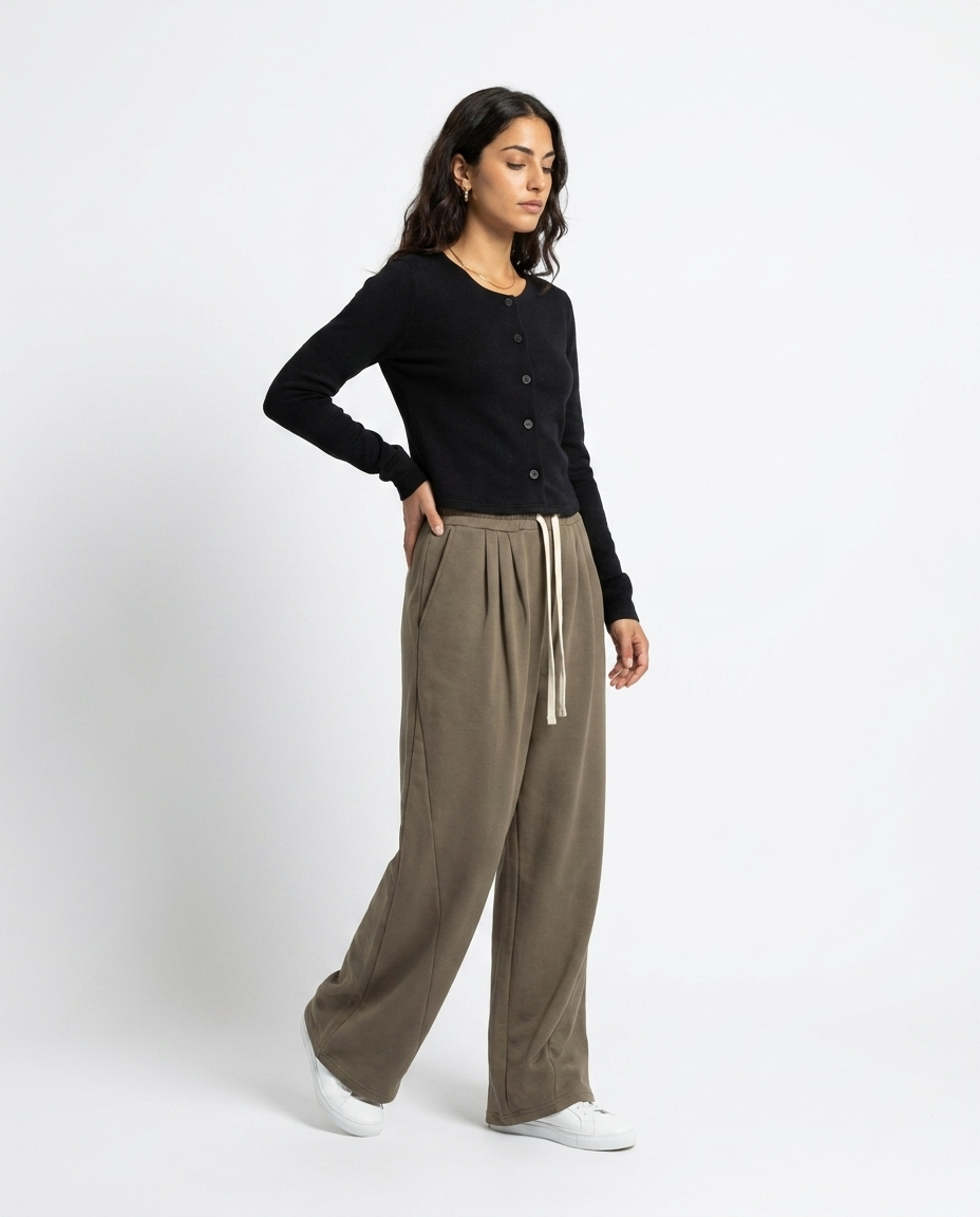 oversized sweatpants olive éternelle - on model