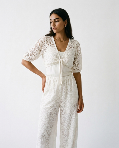 Cropped Lace top éternelle - on model